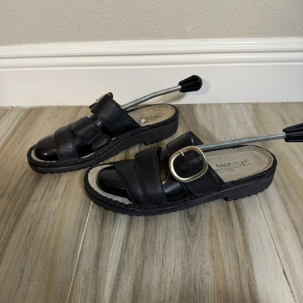 Naot leather slide