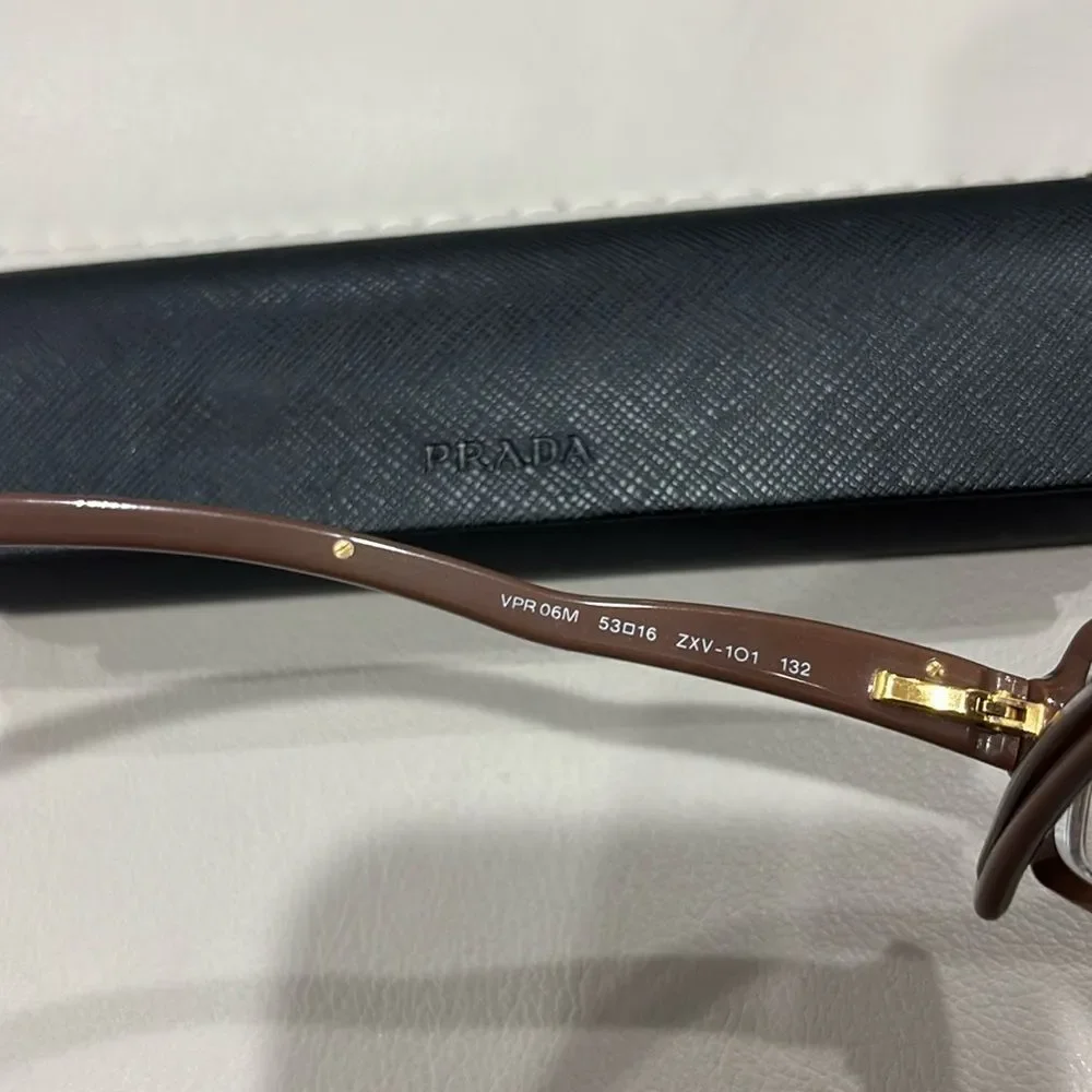 Prada put your