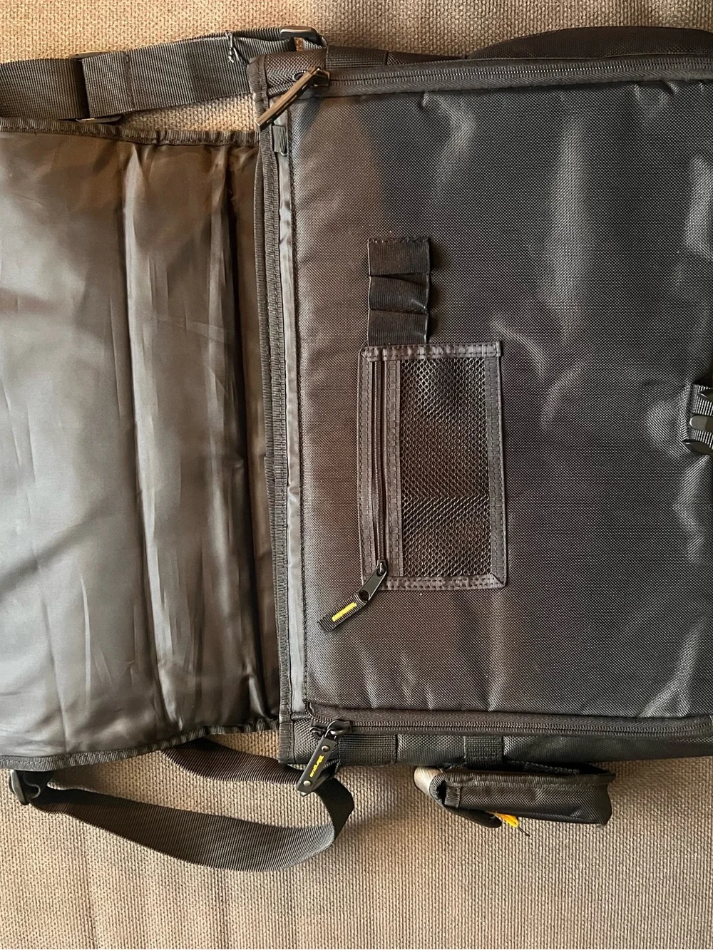 Targus Black and Light Gray Laptop Messenger Bag with Yellow Accents
