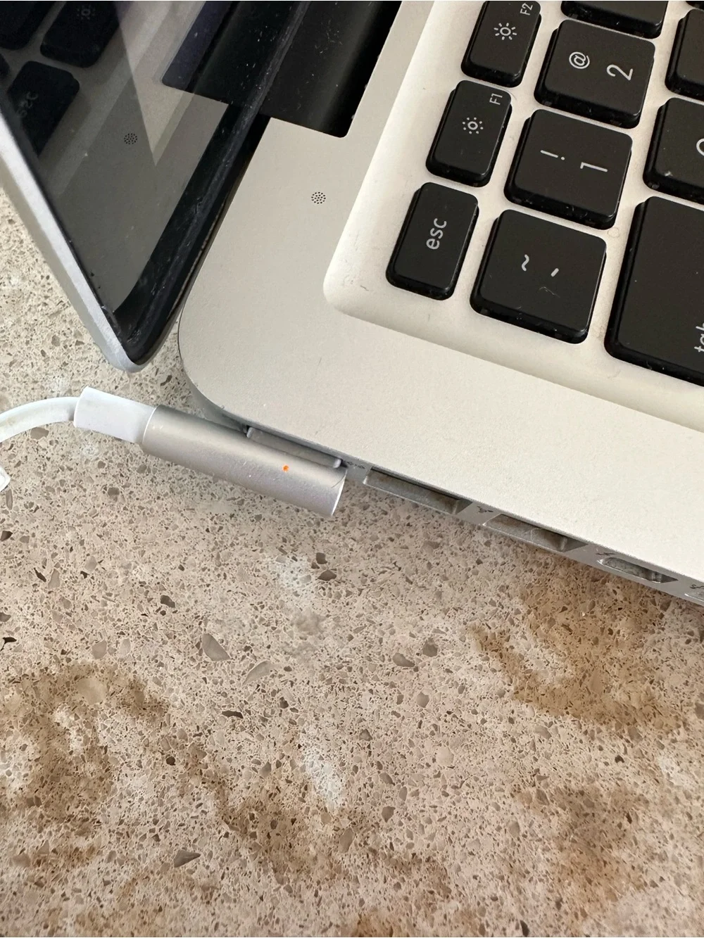2012 Apple MacBook Pro Laptop - 13-inch