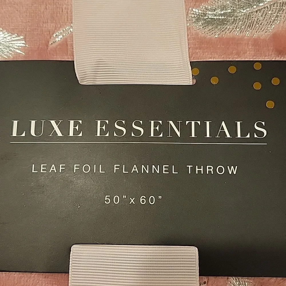 Luxe Essentials so ×60