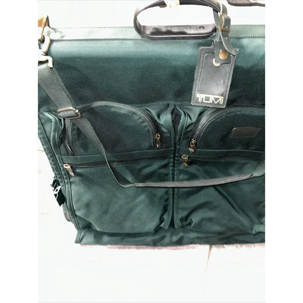 TUMI Alpha Bi-Fold Carry-on Garment Bag Ballistic Nylon Multi-pocket 2998131