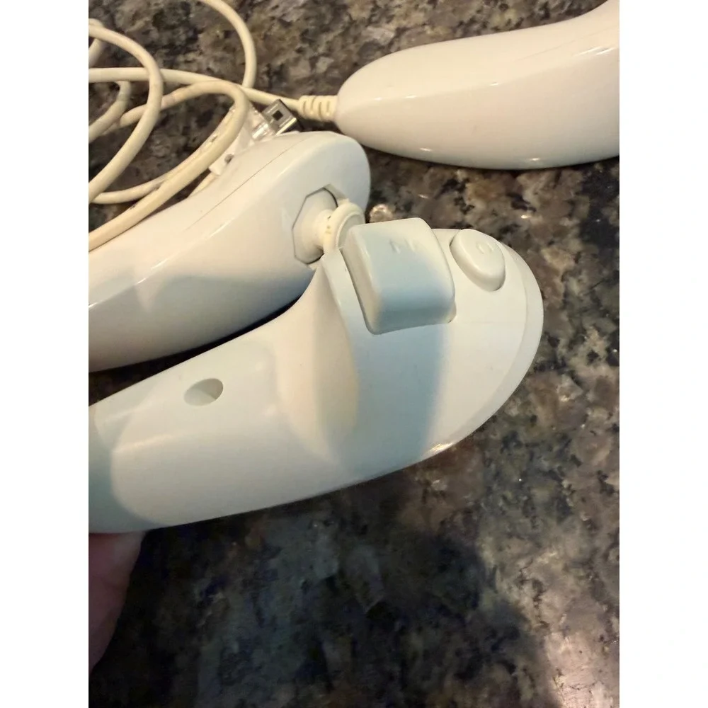 Nintendo Wii Accessory Lot 2 Racing Wheels Black White & 3 Nunchuck Controllers