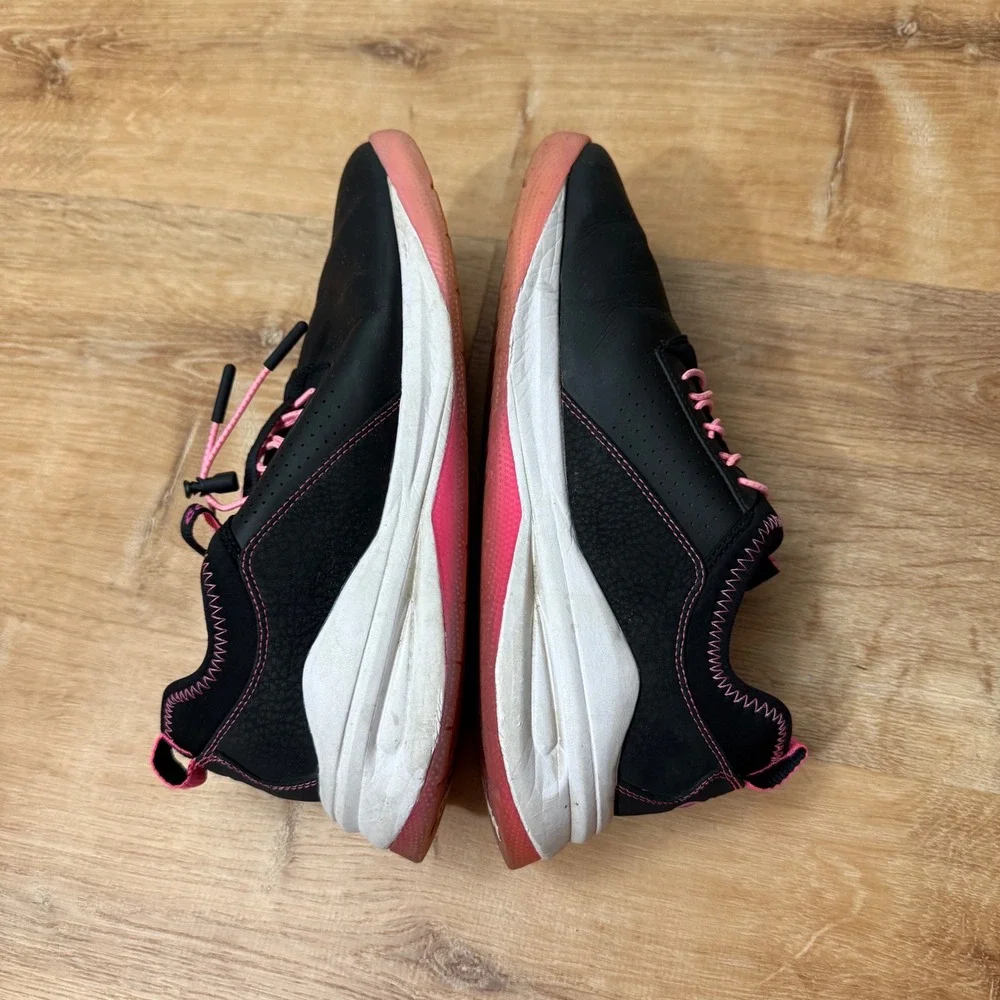 Clove Womens 9.5 Nursing Shoes Black Pink Fluid Resistant Healthcare Sneaker