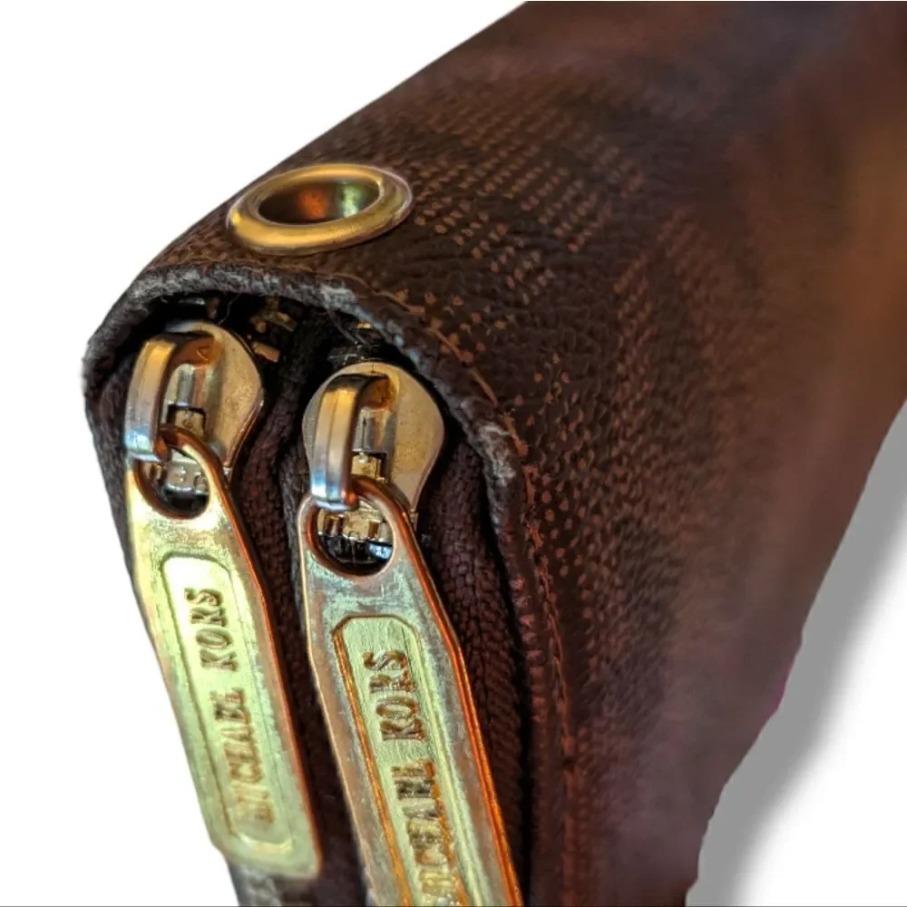 Michael Kors Douple Zip Wallet/Wristlet