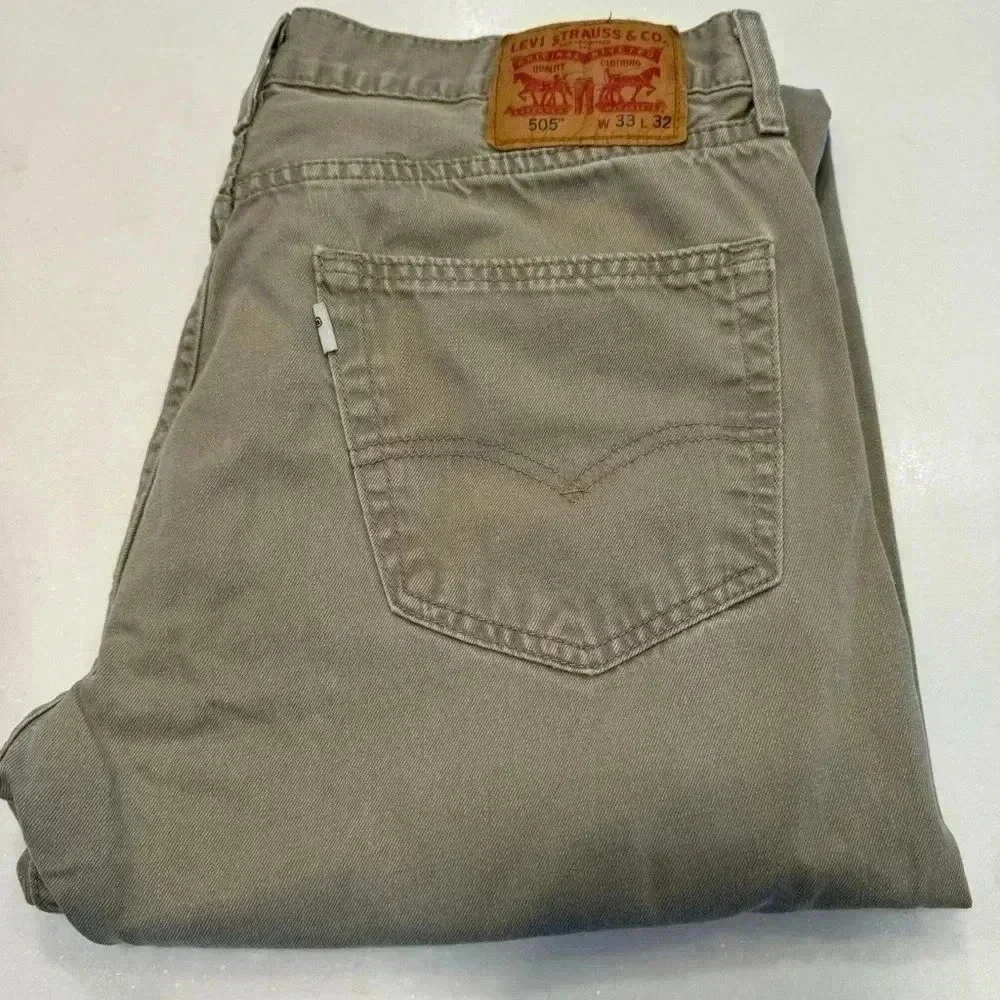 Levi’s men’s 505 5 pocket jeans khaki color size 33 x 32