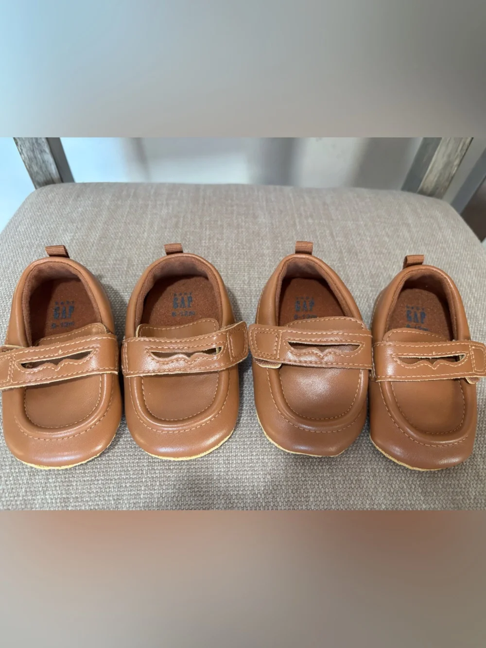 GAP classic tan