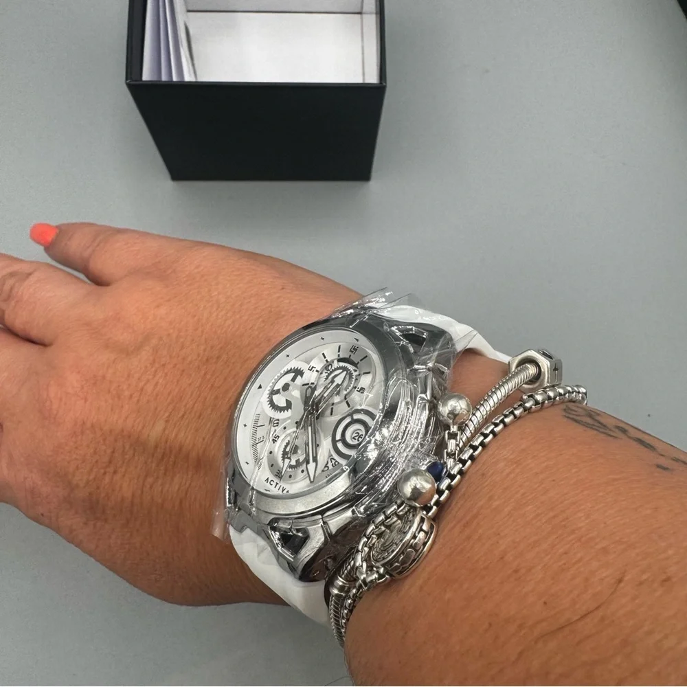 Invicta eye popping