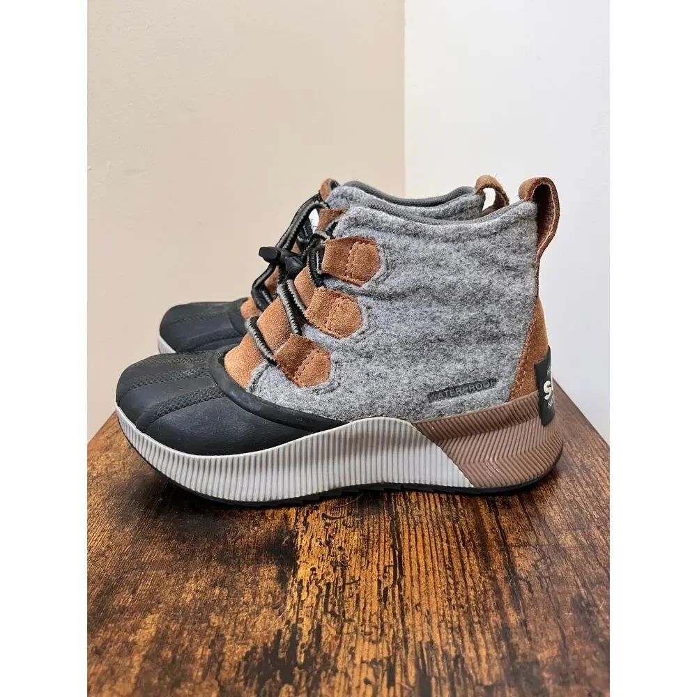 Sorel Kids Out N About Classic Waterproof Lace Up Boots Size 1 Unisex Flaw