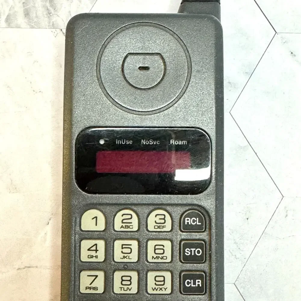 Vintage Motorola Meteor Flip Cell Phone Model 88022 Pocket Phone Not Tested EUC