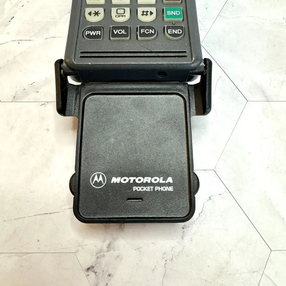 Vintage Motorola Meteor Flip Cell Phone Model 88022 Pocket Phone Not Tested EUC