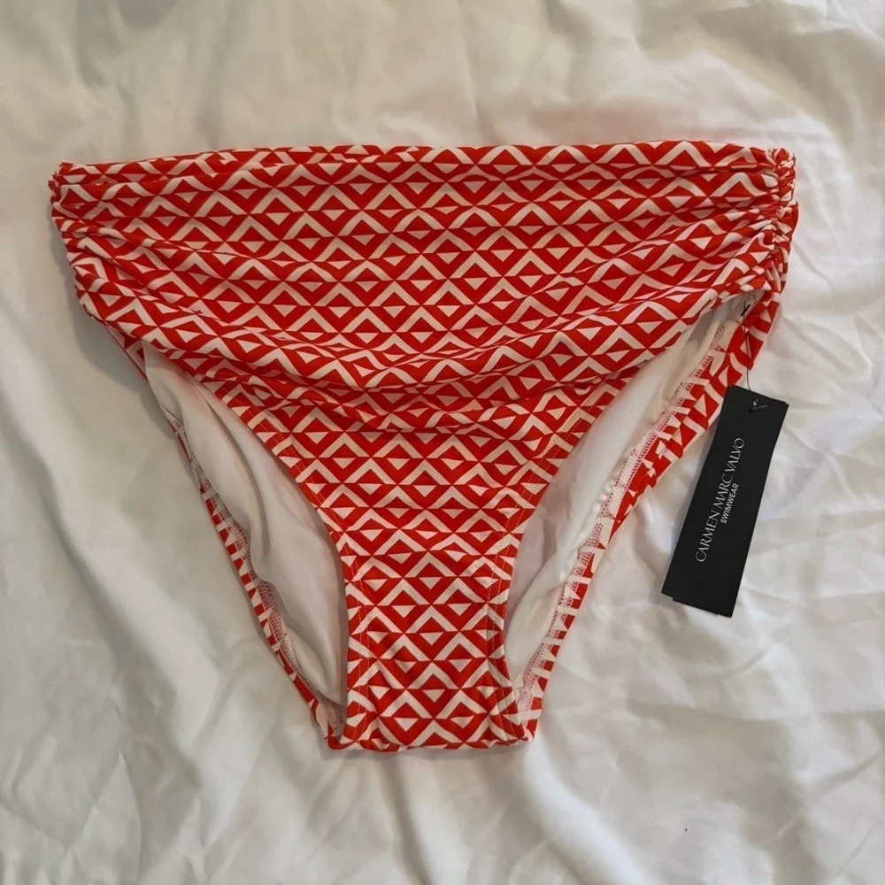 Carmen Marc Valvo coverage pair