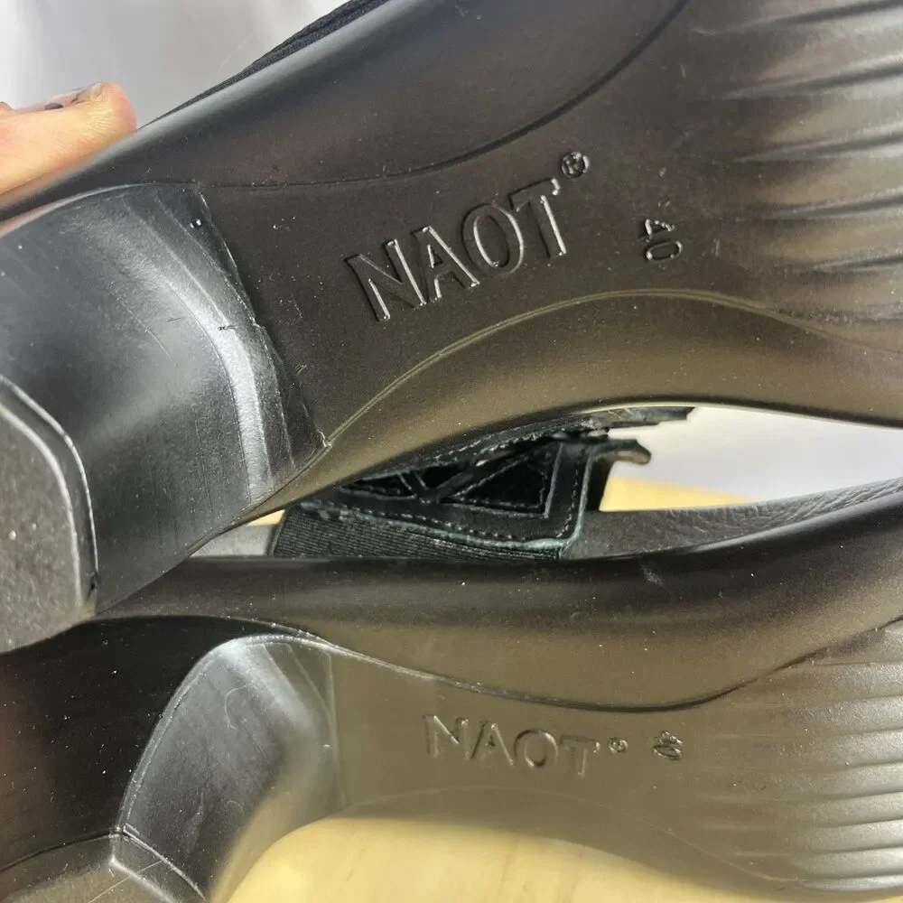 Naot Shoes  Womens Eur 40 US 9 Afrodita Sandals silver Gray Leather Low Heels