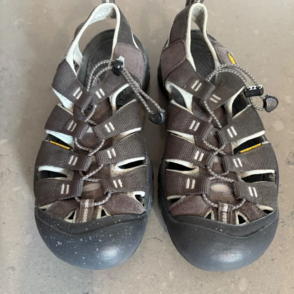 Keen lightly worn