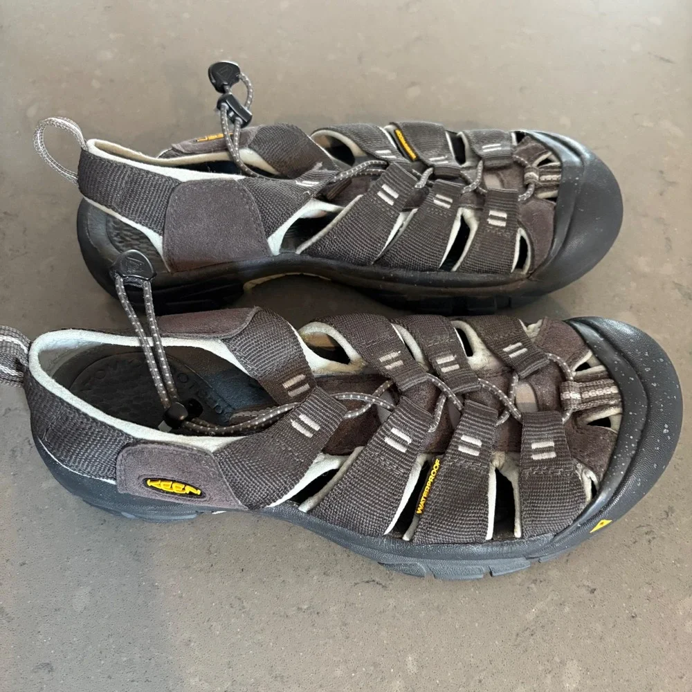 Keen lightly worn