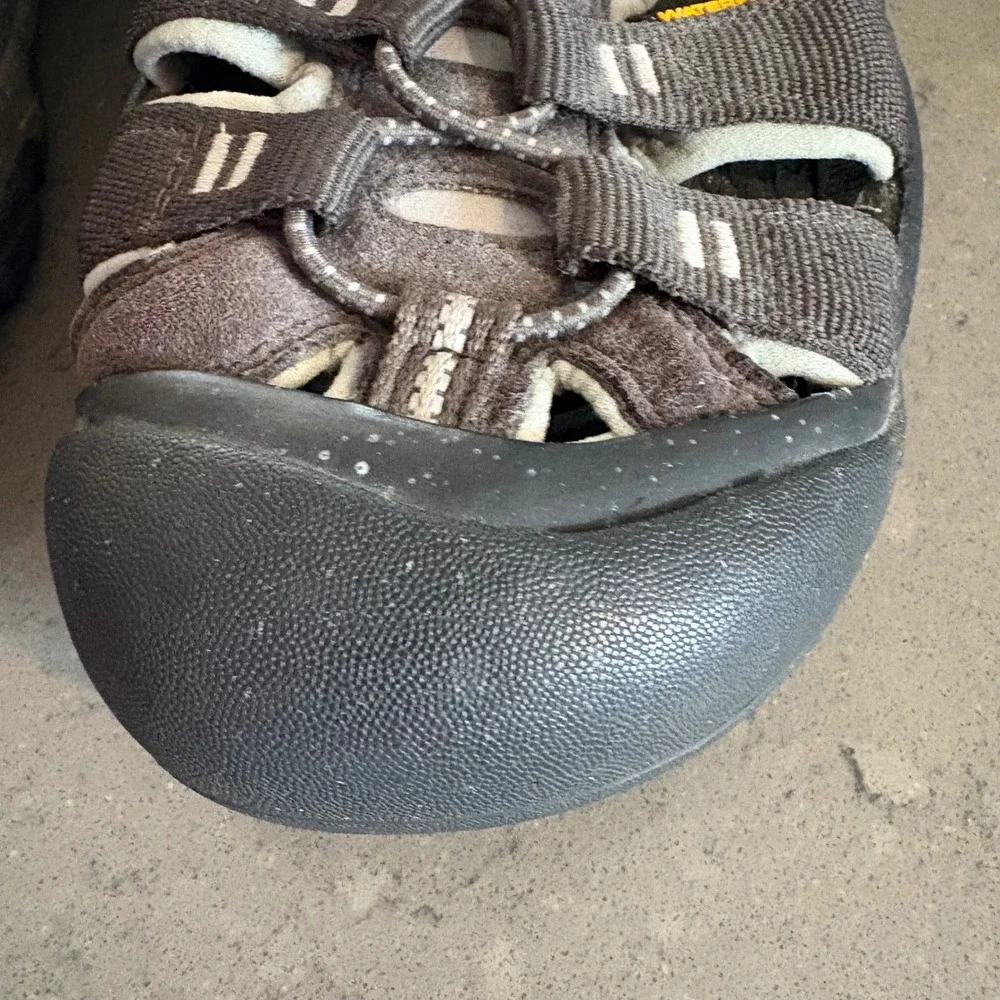 Keen lightly worn