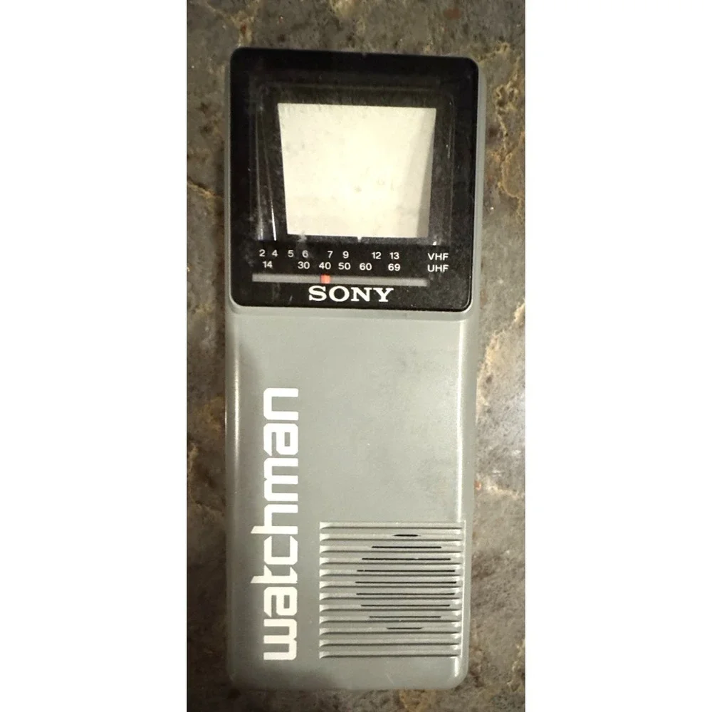 Sony Watchman‎ FD-10A Portable Black & White TV VHF/UHF Vintage 1988 Powers On