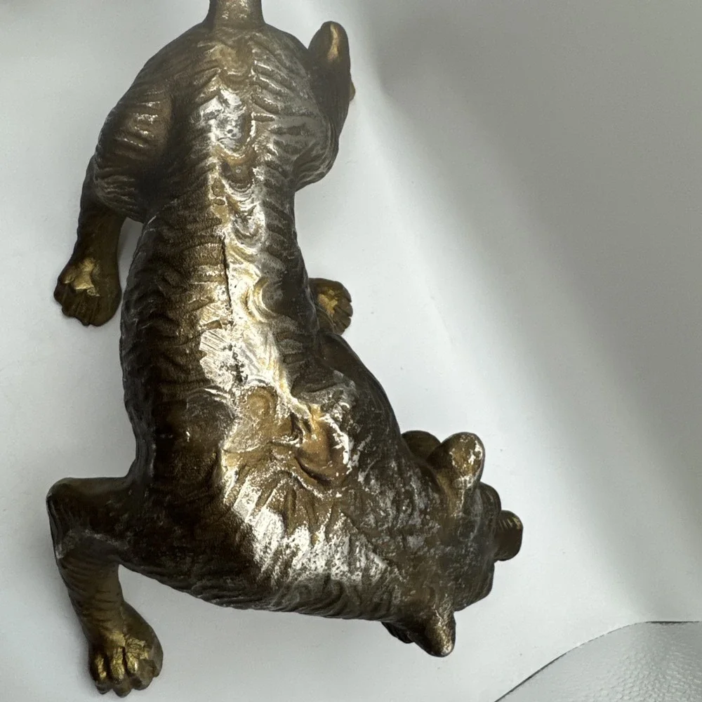 vintage prowling tiger Made Of Some Type‎ Of Metal Although It's Not Magnet