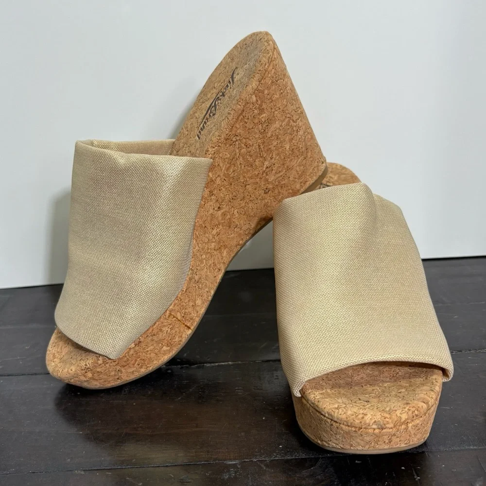 NEW LUCKY BRAND Marilynn Golden Wedge Sandal - Women’s Size 7.5
