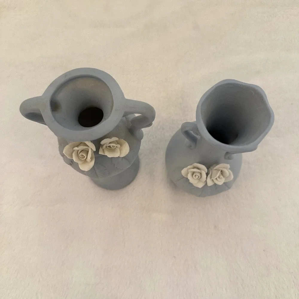 Flambro Bud Vase St Blue Good Matte Rose Detail Ceramic Decor Chip Rose Leaf Vtg