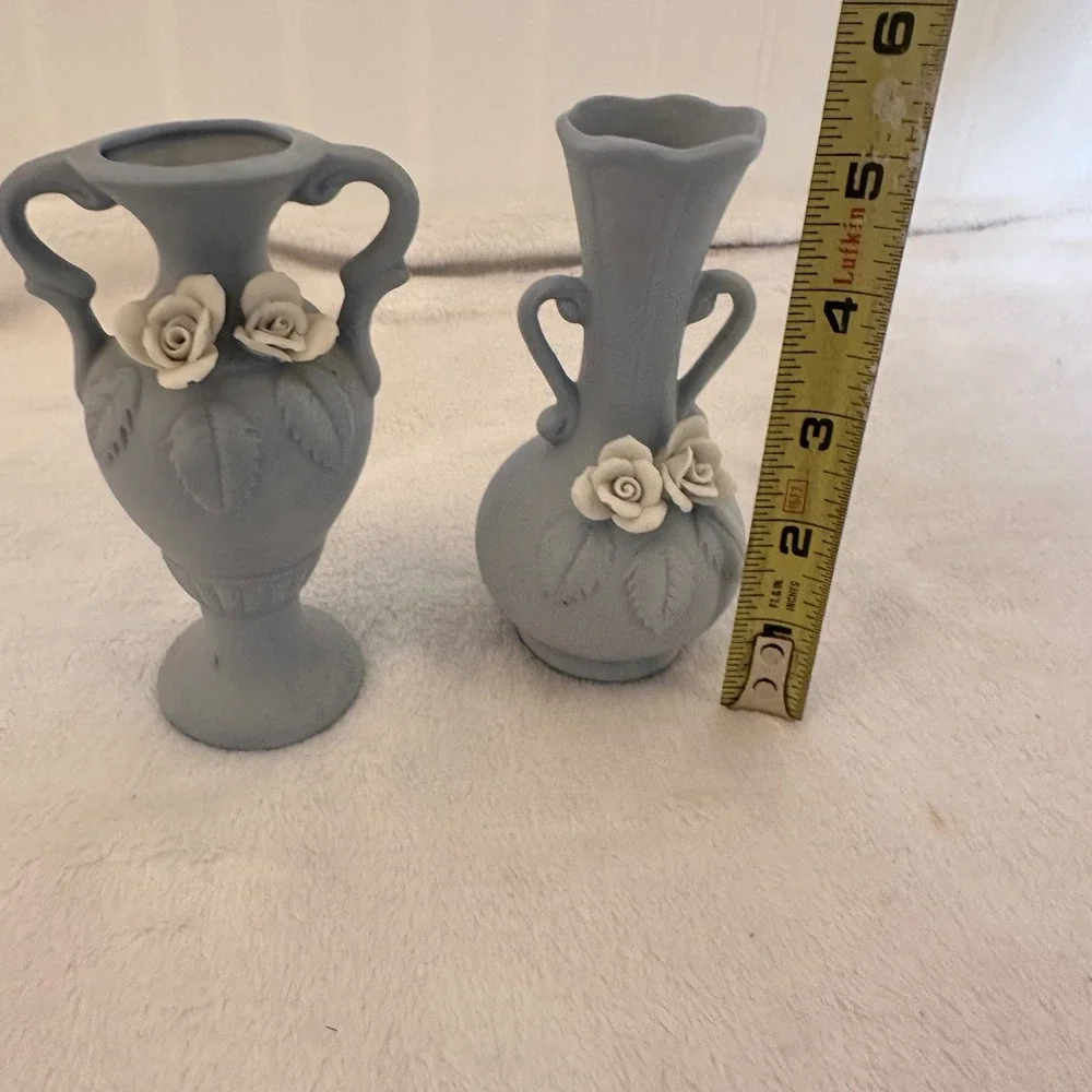 Flambro Bud Vase St Blue Good Matte Rose Detail Ceramic Decor Chip Rose Leaf Vtg