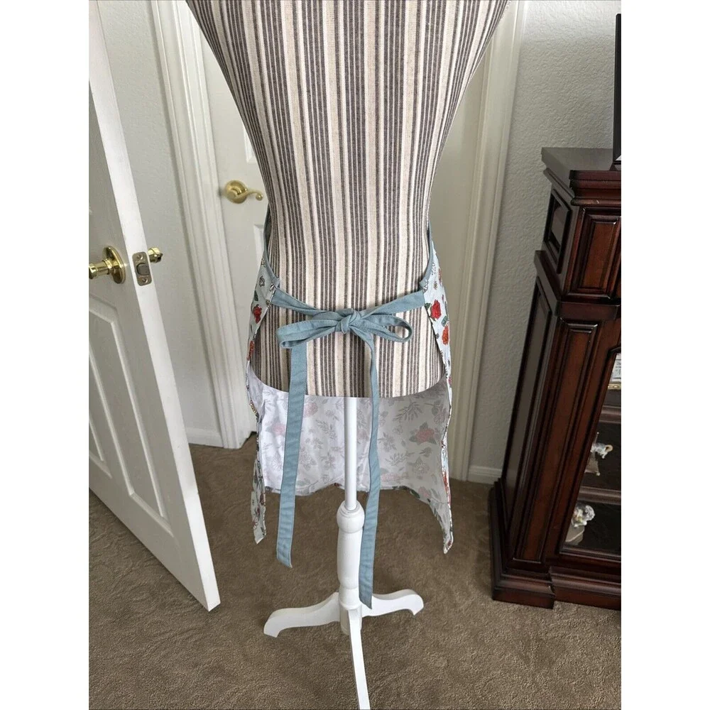 Disney Parks Flowers Mickey Mouse A Little Dirt Never Hurt Kitchen Apron New