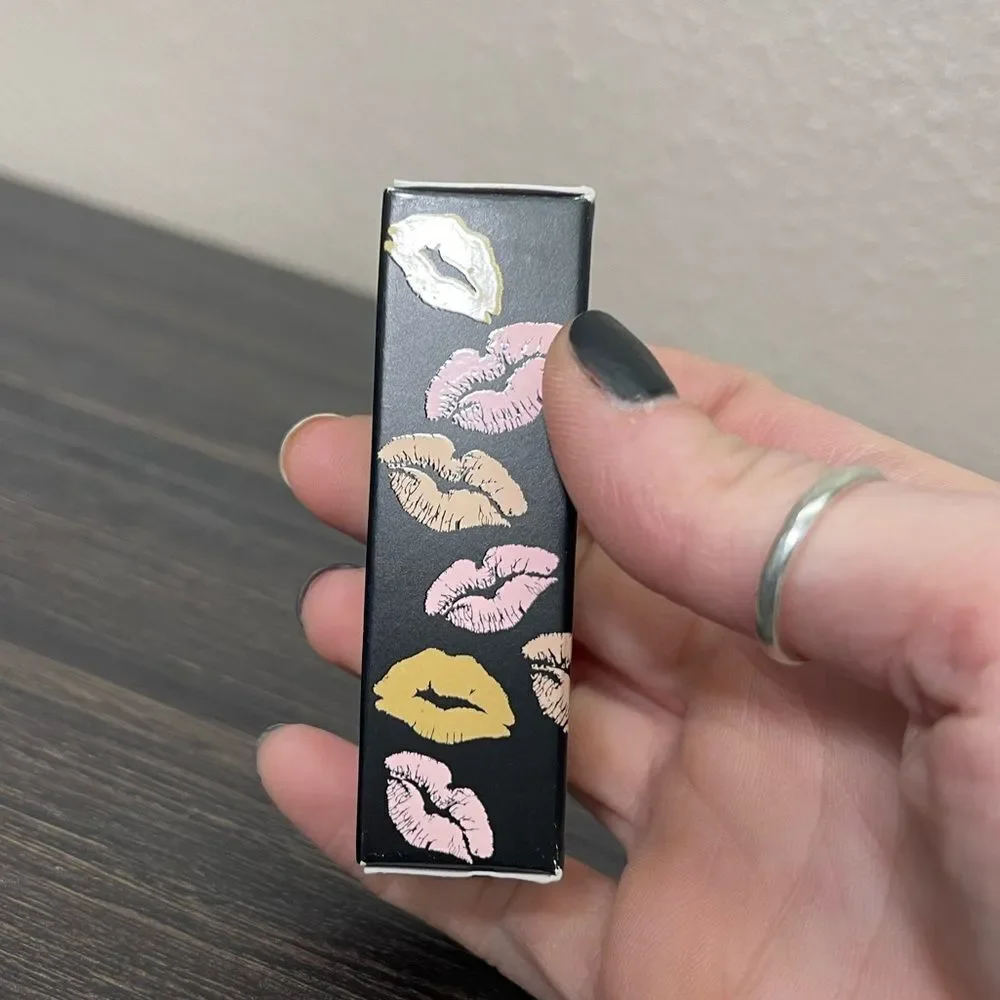 Kylie Cosmetics pressed new lipstick