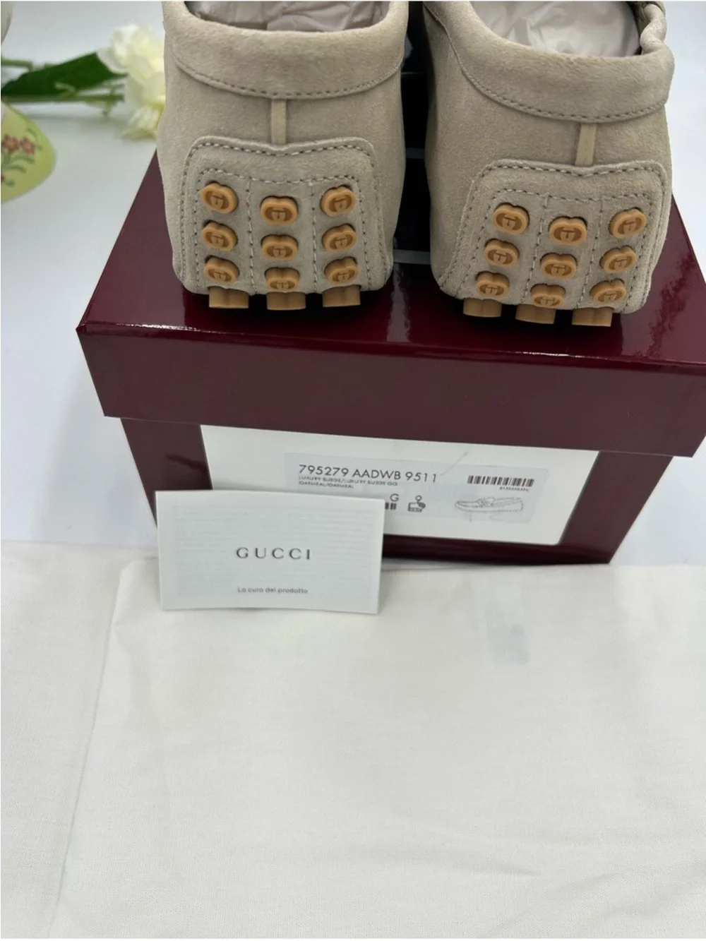 Men’s Gucci suede oatmeal horse bit driver loafer size 9 fits 10 US