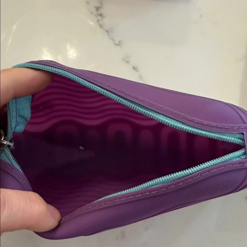 N/A clear pouches