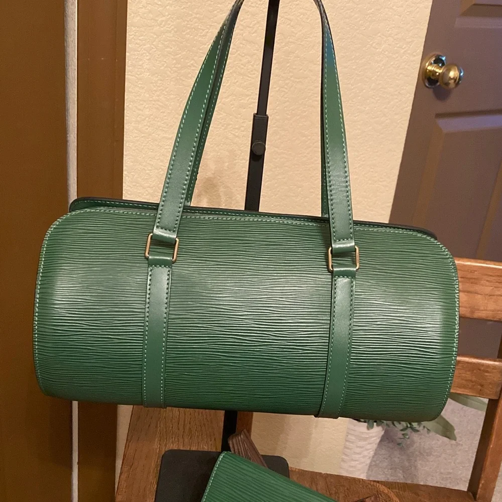 Louis Vuitton absolutely stunning