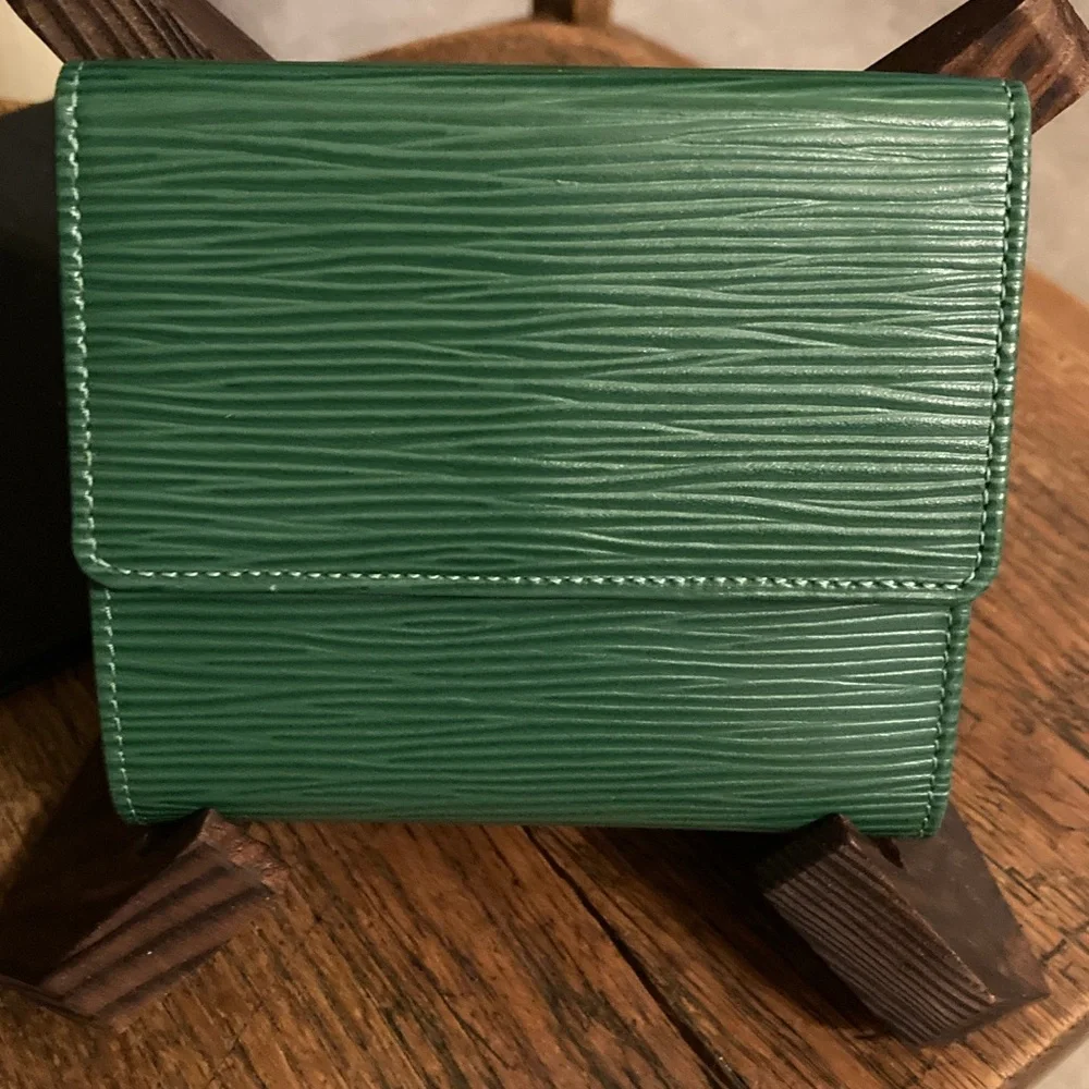 Louis Vuitton absolutely stunning