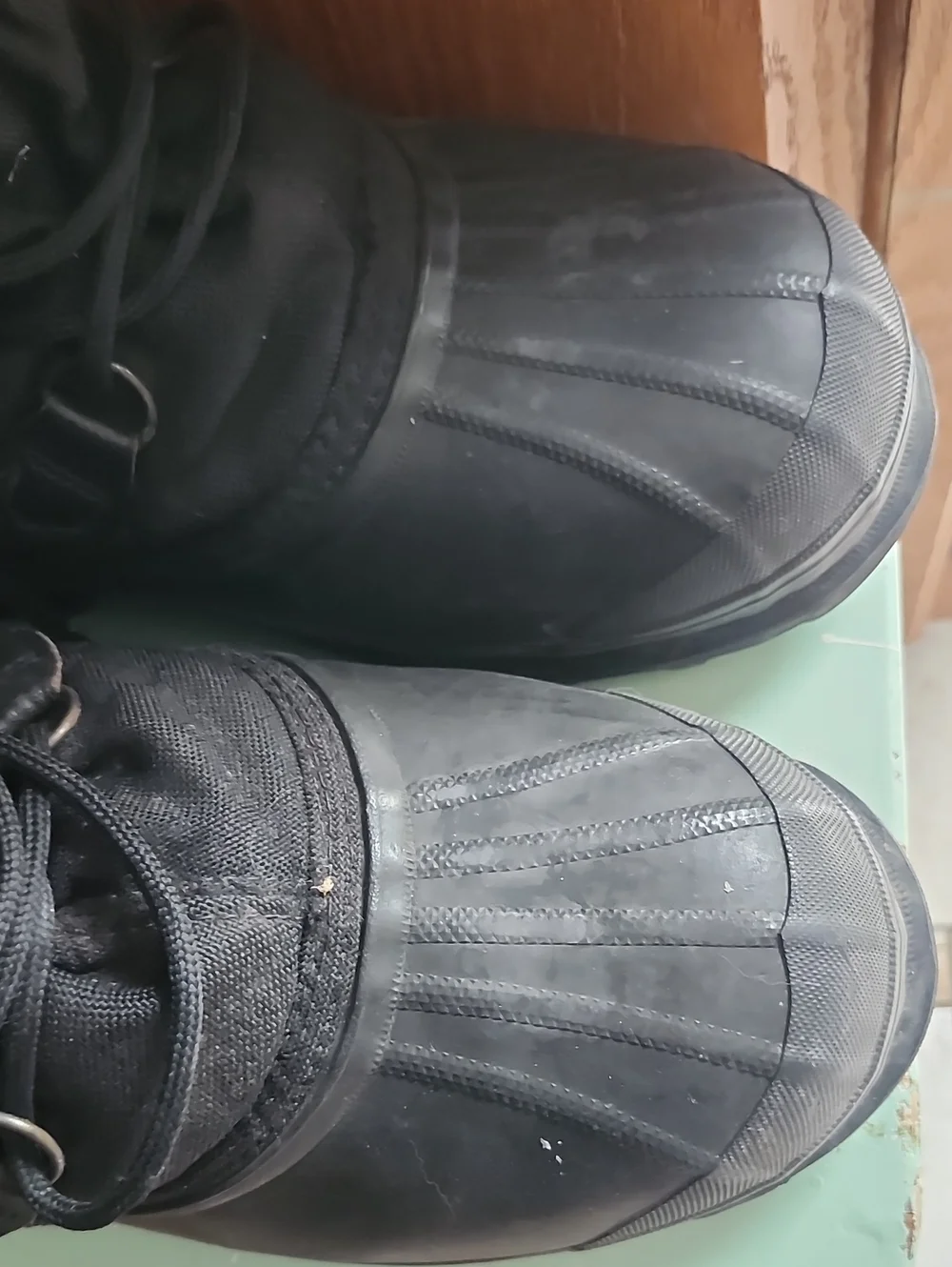 Sorel insulated snow