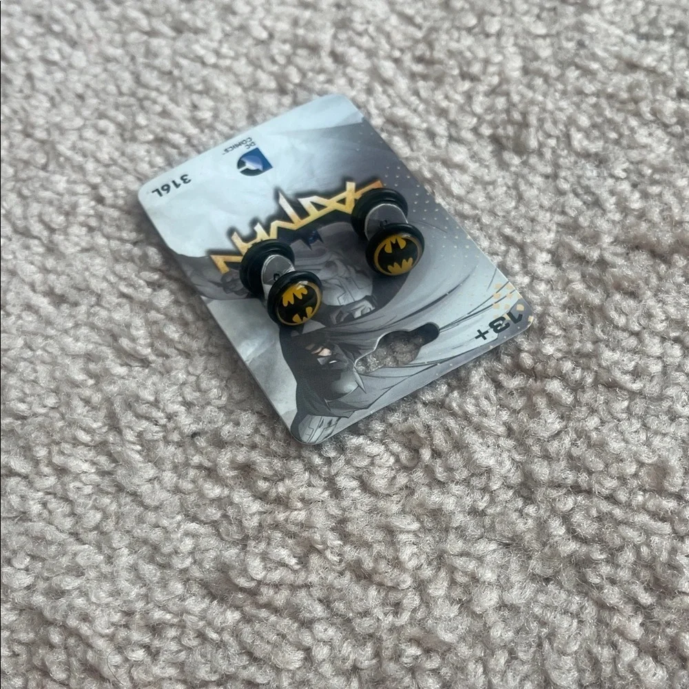 DC Comics batman ear