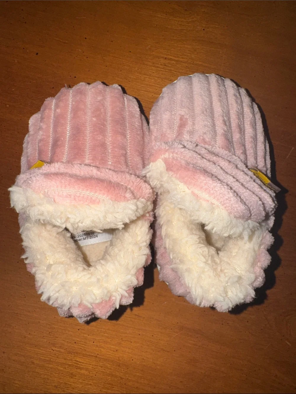Plush Pink Kids Slipper Booties with Cozy Faux Fur Lining like new!