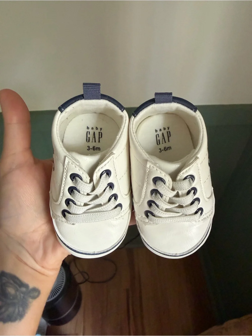 GAP comfortable white