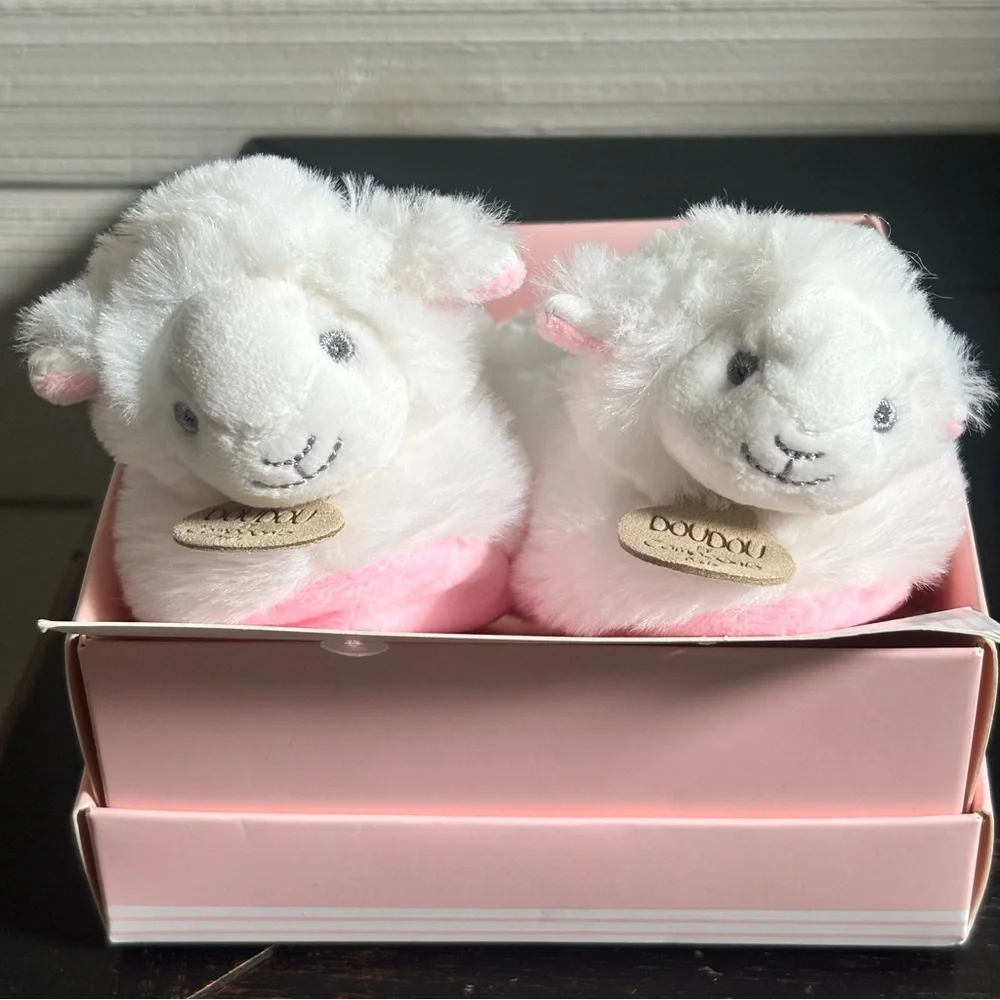 New Doudou et Compagnie Paris Baby Lamb Booties Pink Soft Plush Rattle Slippers