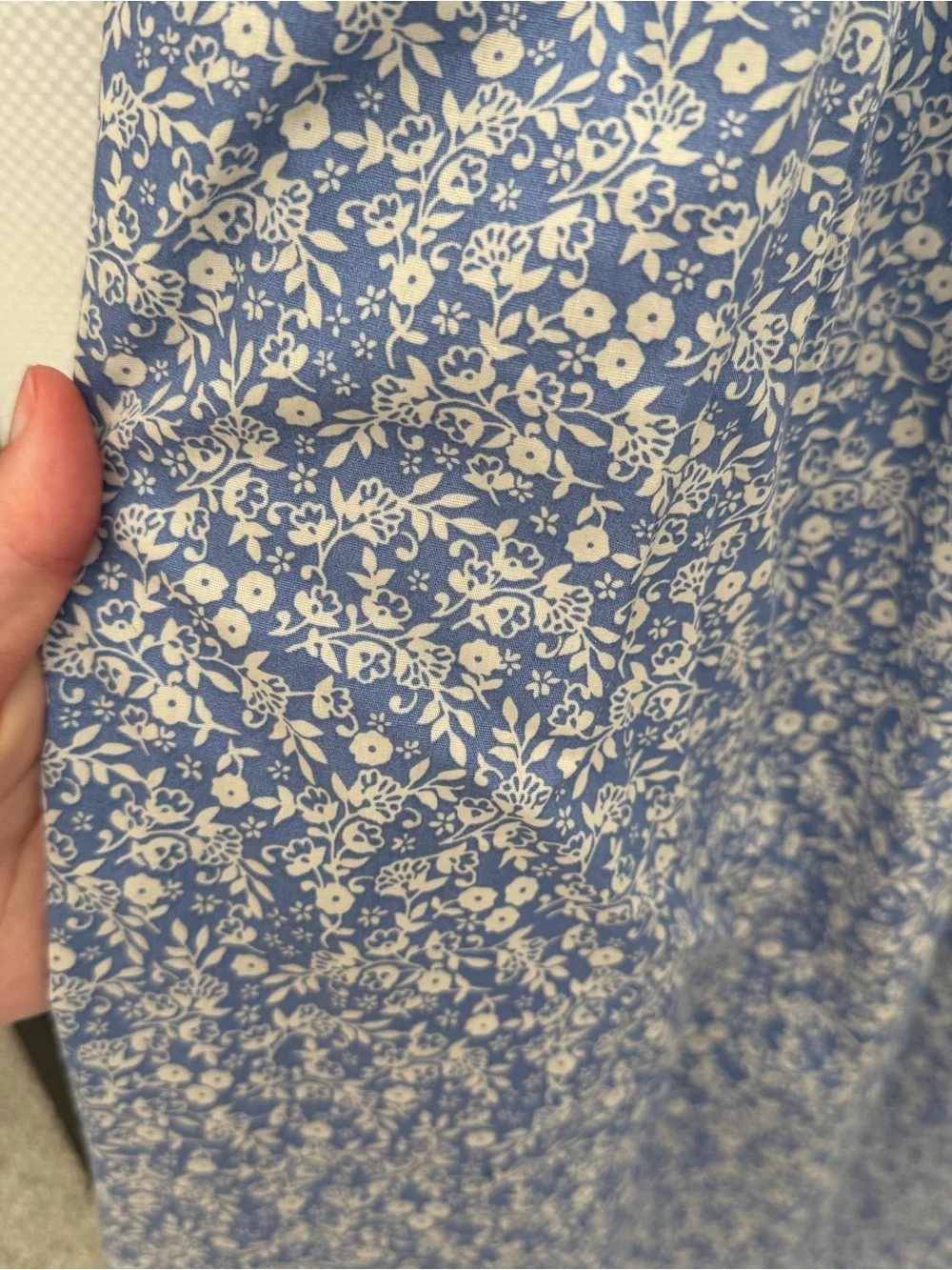 Abercrombie & Fitch small womens smocked