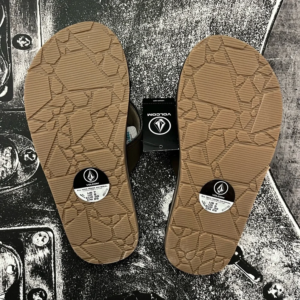 Volcom nwt recliner