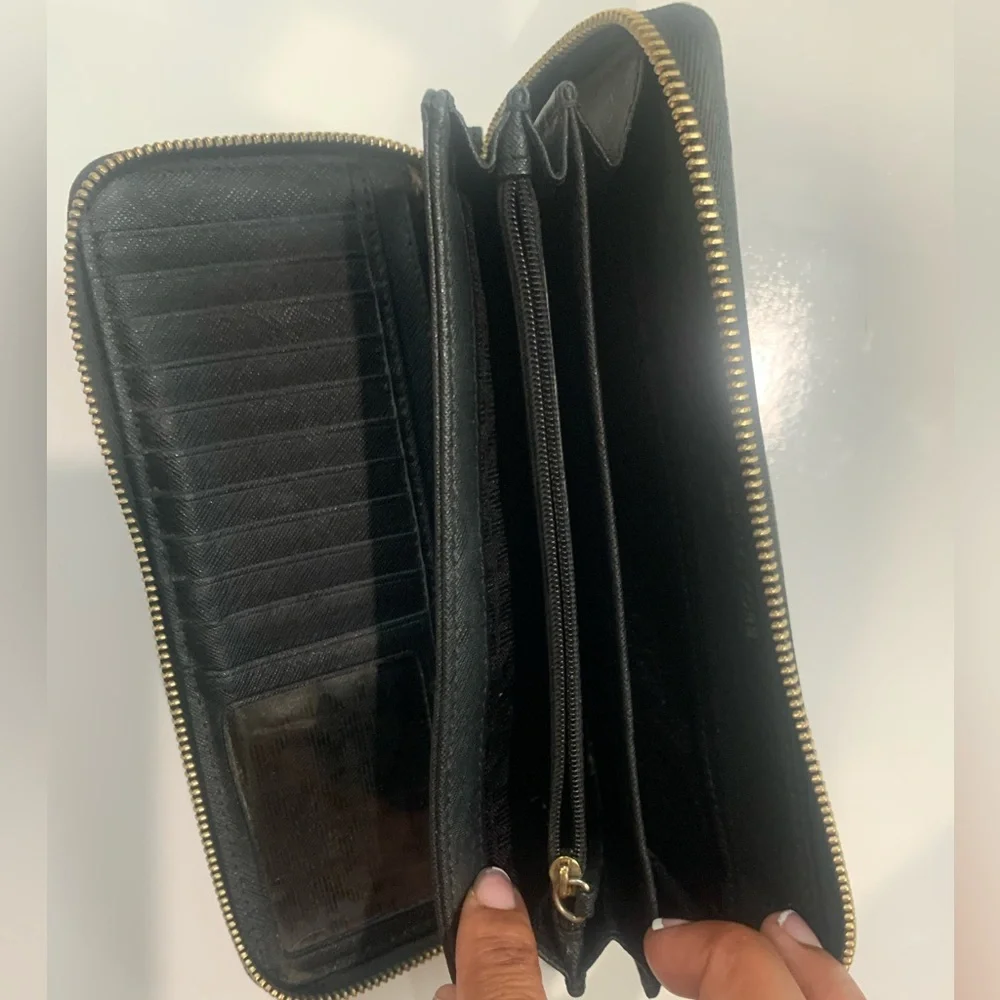Michael Kors Black Zip-Around Wallet Leather Compartments