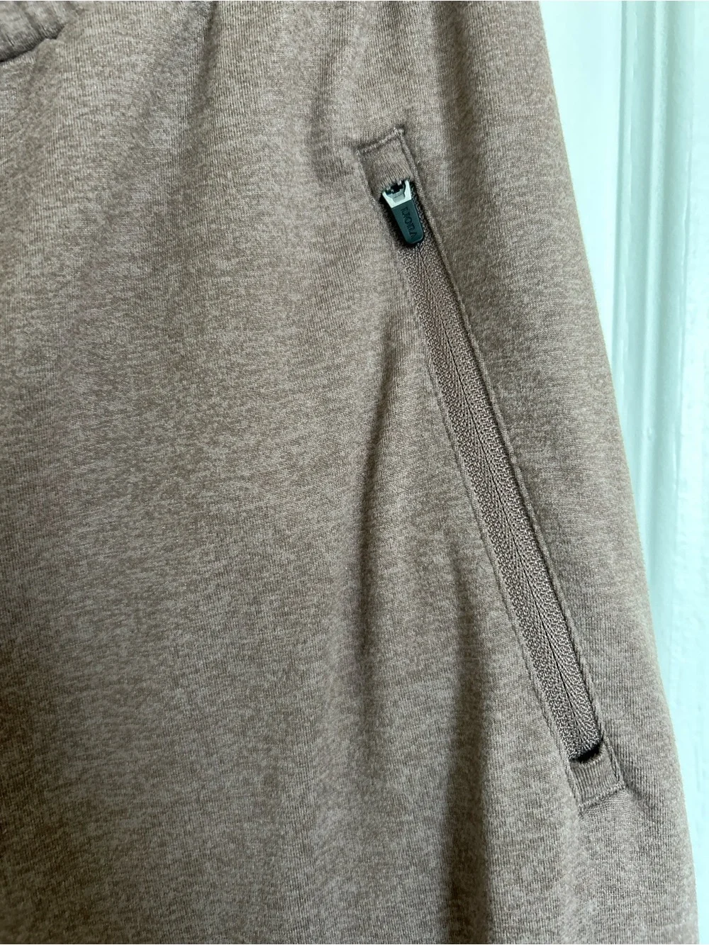 Vuori relaxed fit