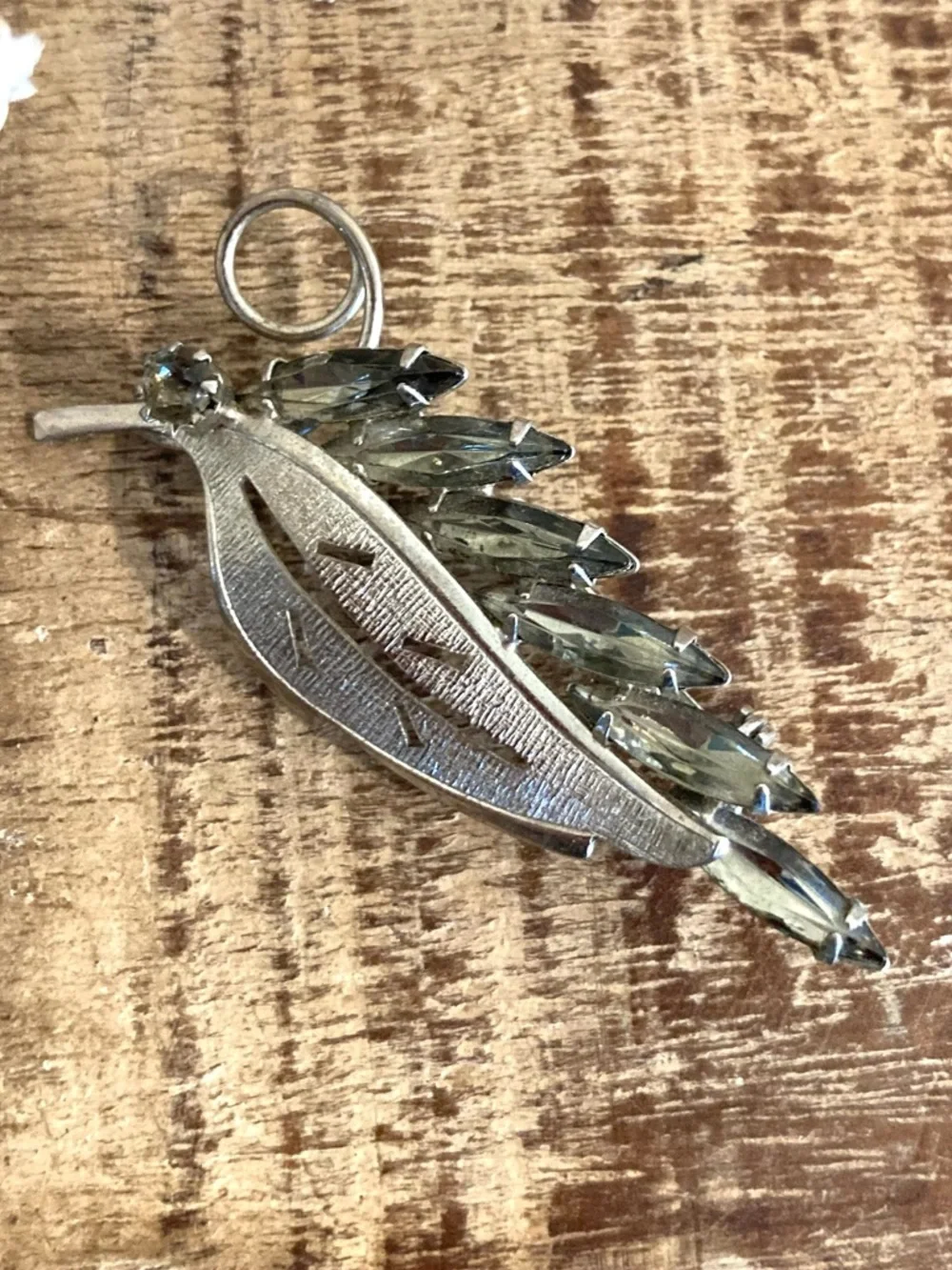 Vintage leaf shaped