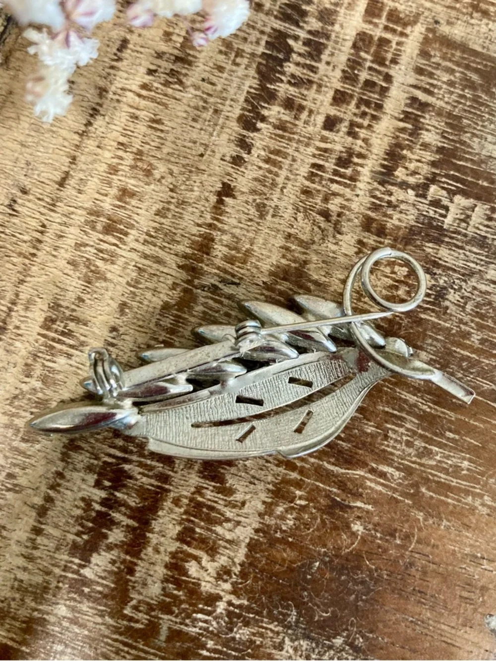 Vintage leaf shaped