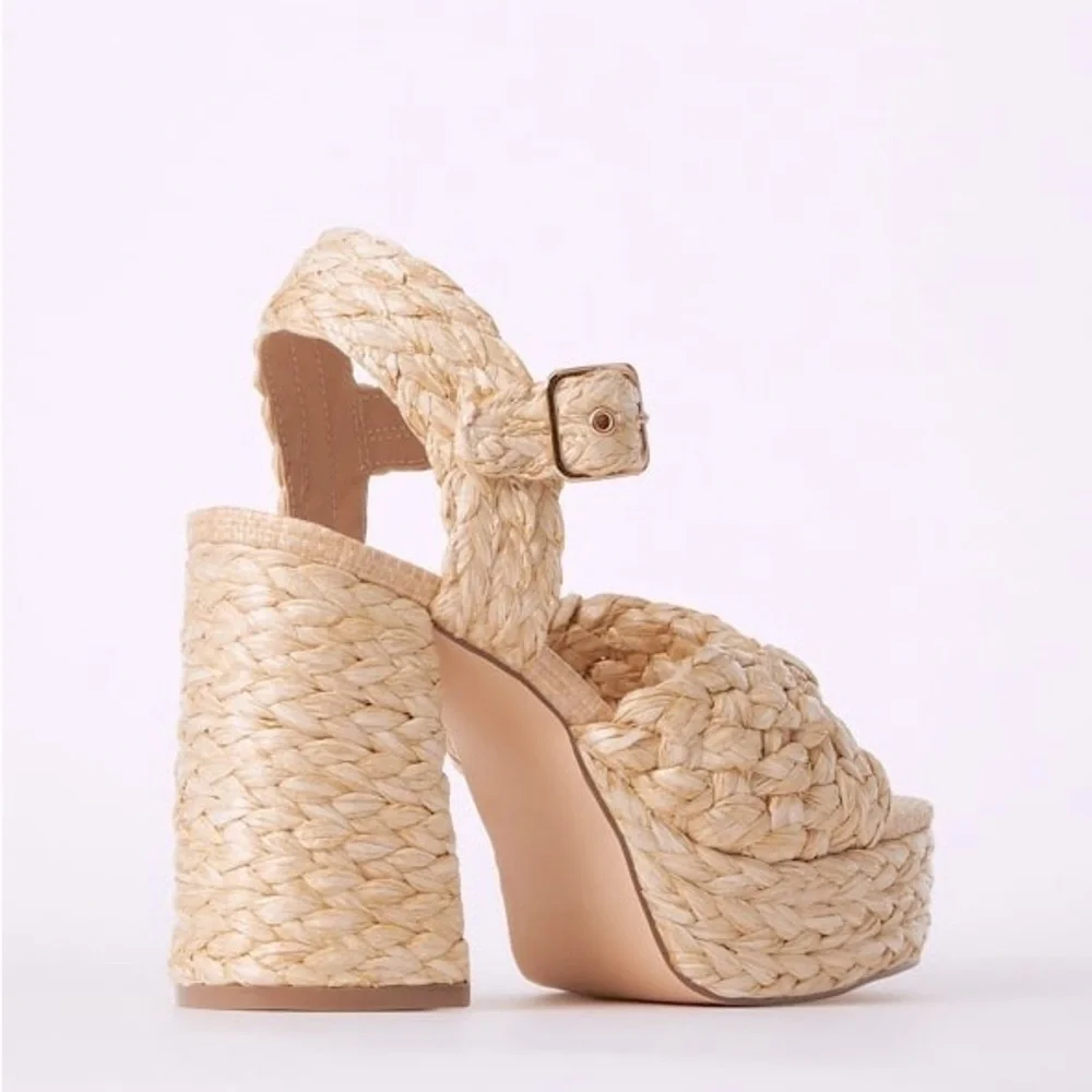 JustFab step out