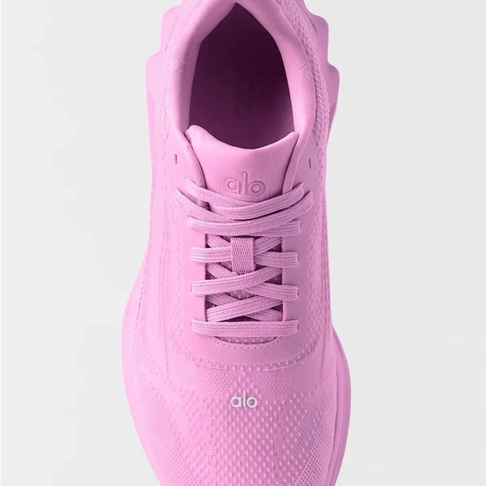 ALO Yoga stylish pink