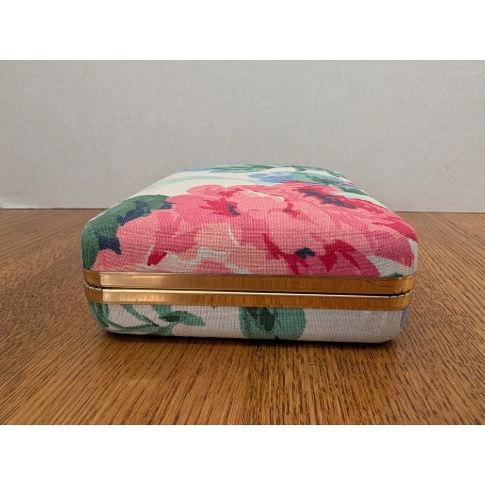 The Unbranded Brand pretty floral