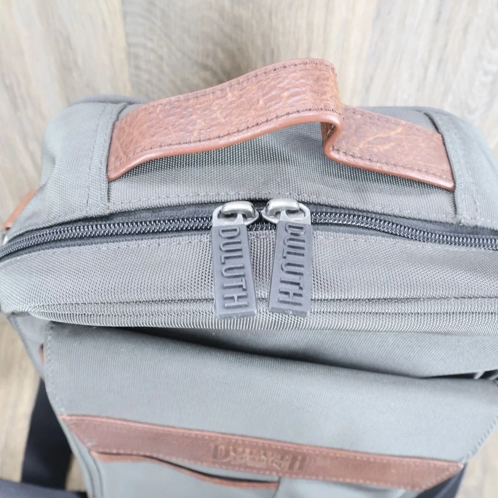 Duluth Trading Co Gray Ballistic Nylon Crossbody Messenger Bag Leather Trim