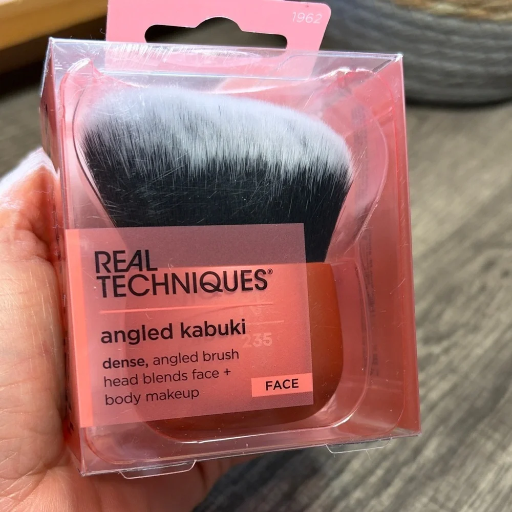 🌻5 for $30🌻 Real Techniques Angled Kabuki Makeup Brush