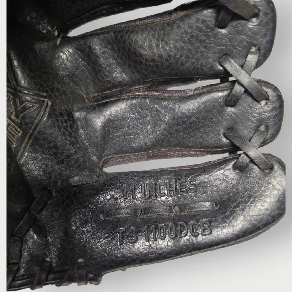 adidas hand strap design