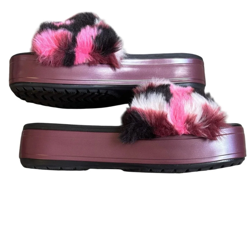 CROCS faux statement