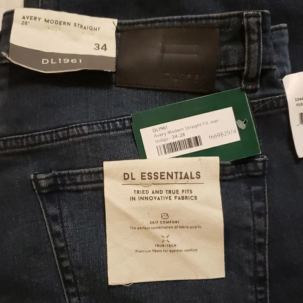 DL1961‎ Avery Modern Straight Fit Jean Size 34/28